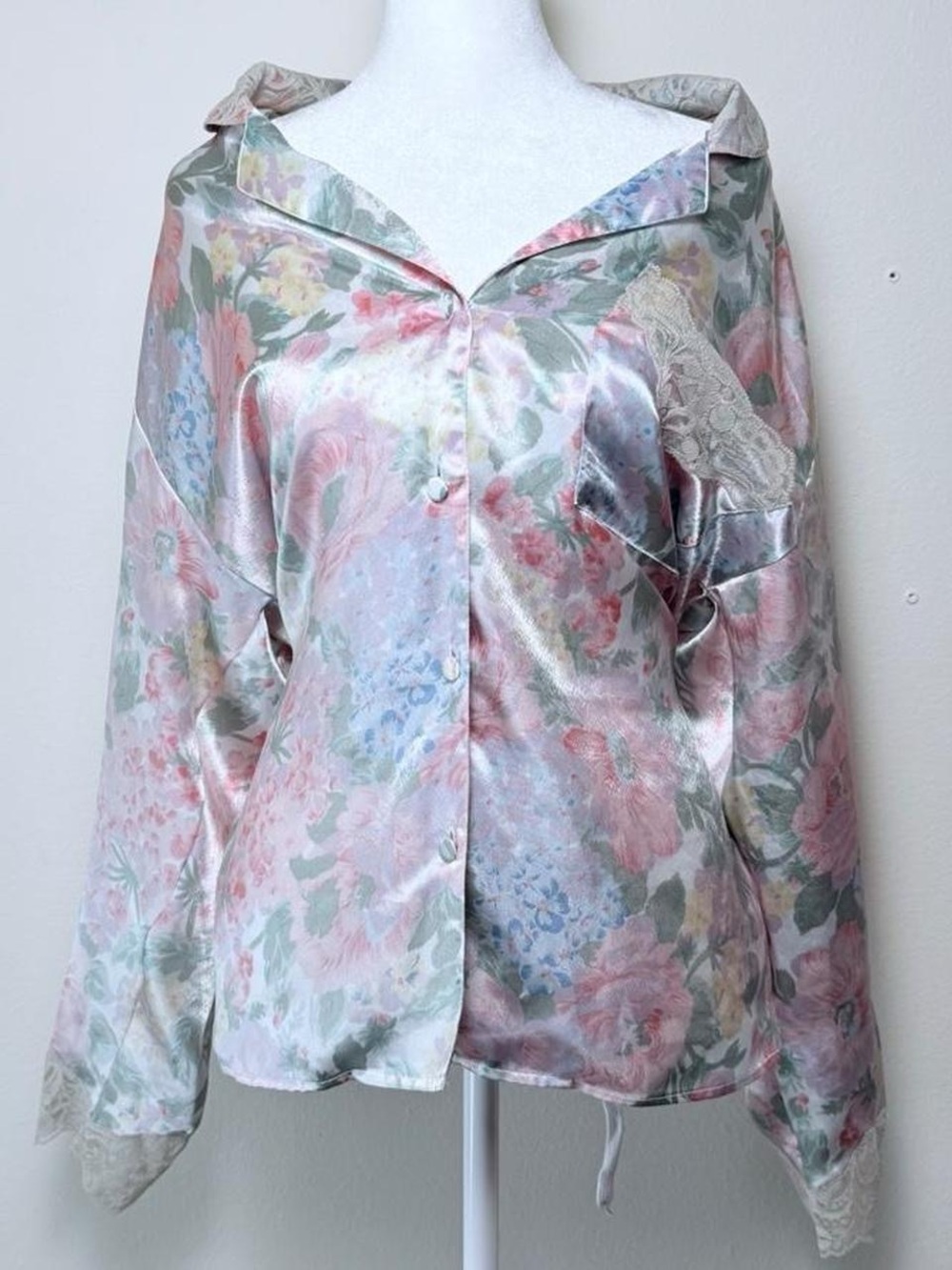 Vintage Victoria’s Secret silky top